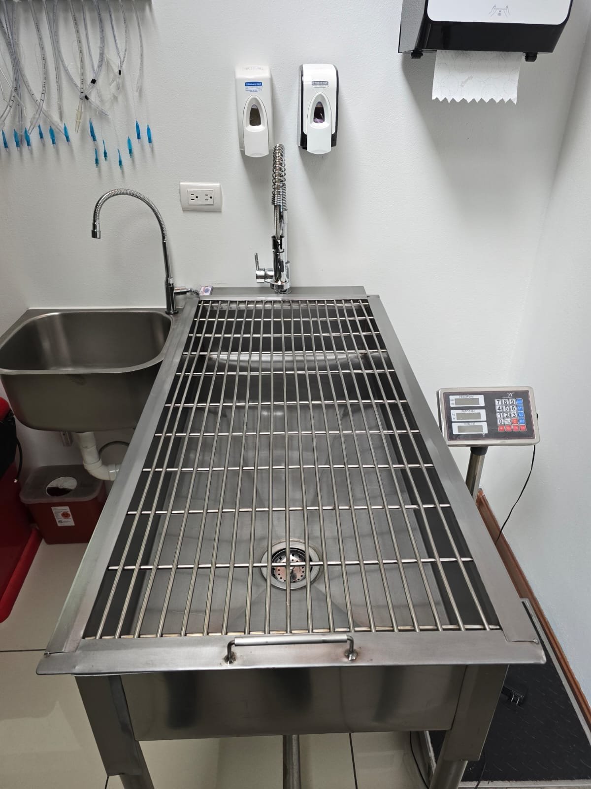 Equipamiento veterinario profesional en acero inoxidable